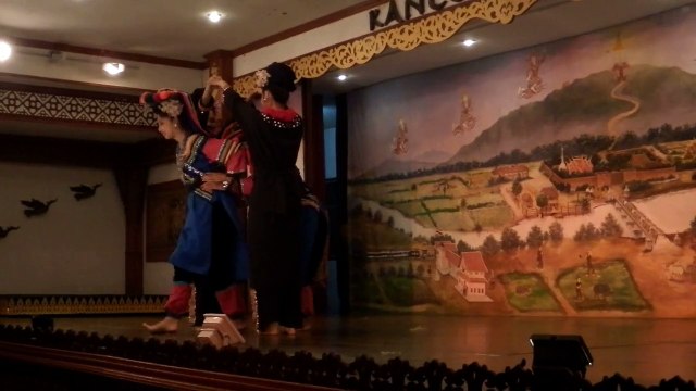 LA DANSE DES TRIBUS DANSE TRADITIONNELLE KANTOKE A CHIANG MAI (THAÏLANDE) LE 28 NOVEMBRE 2015