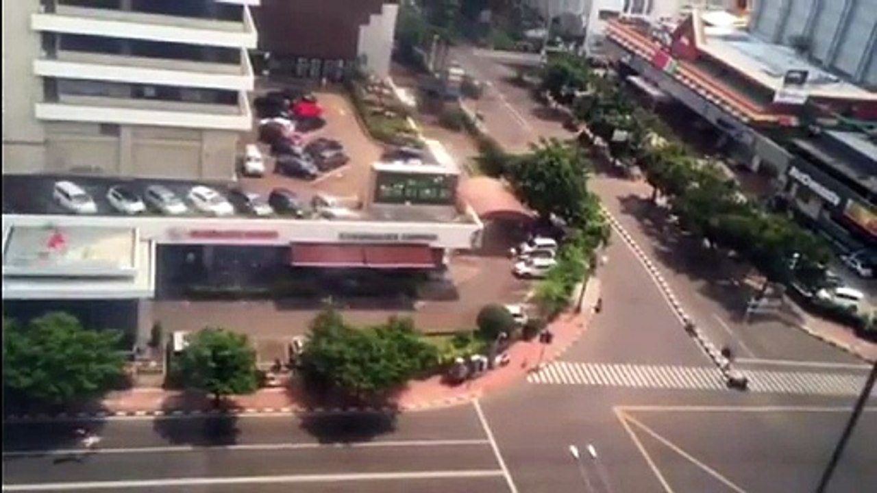 Bom Granat dan  Baku Tembak Di Sarinah Thamrin - 14 Januari 2016