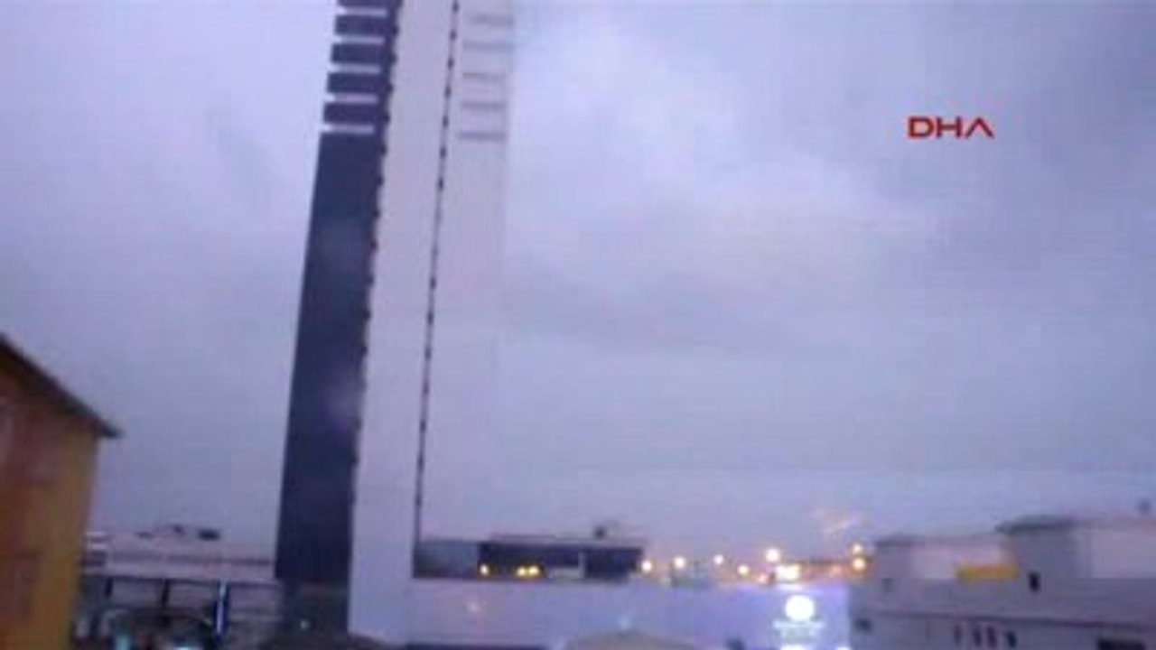 İstanbul'u Şimşekler Aydınlattı