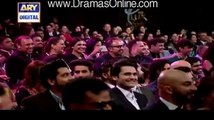 Watch Ayesha Omar is Making Fun of Leaked Video of Actress Meera in Lux Style Awards 2016
