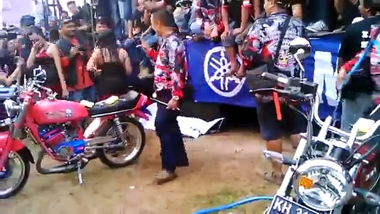 Goyang Hot dan Seksi Girls  Sampai Basah-Basah