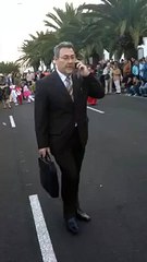 English Funny Clip Amazing Suit When Seeing Back Side