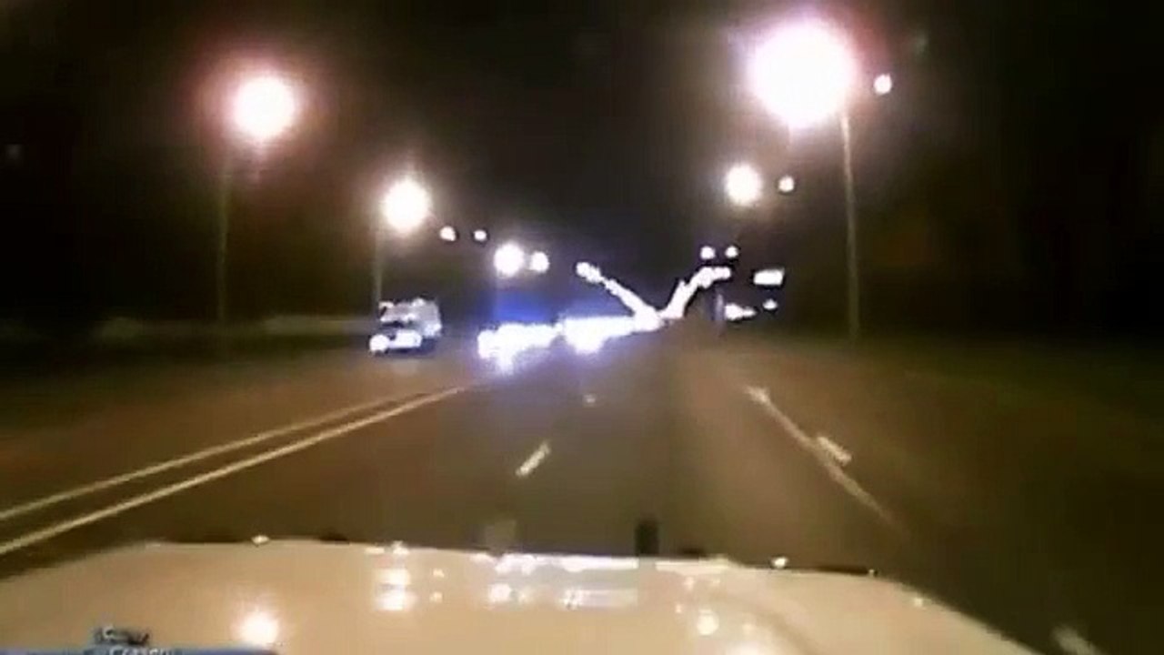 Car Crash 車が激しく壊れる!　危険な映像　交通事故