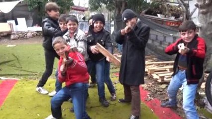 Antalya Sığınmacı Çocuklara Harabe Evde Eğitim