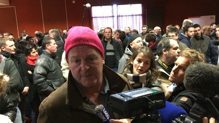 Les Bonnets roses au Marché du porc breton