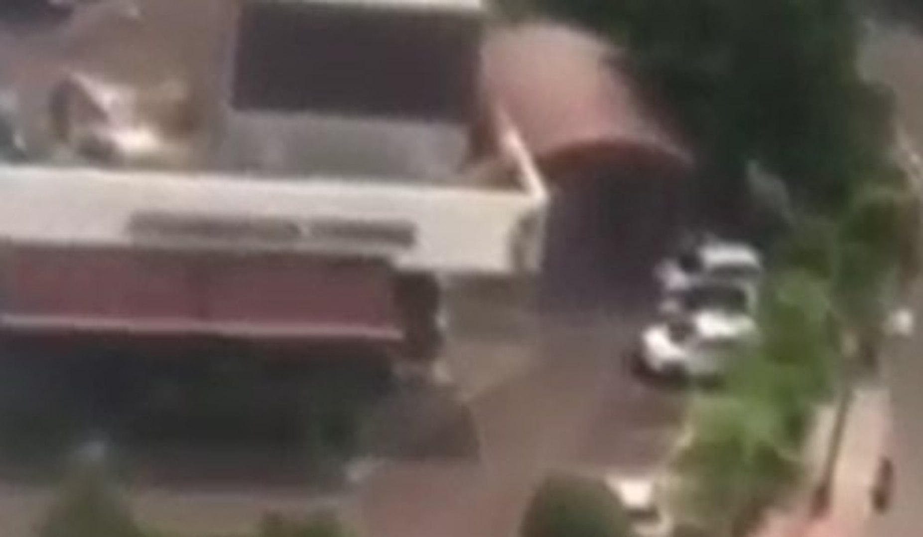 ⁣Джакарта атакована террористами- в городе прогремело несколько взрывов