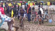 Championnat de France de cyclo-cross 2016 : Les Elites au poste de dépannage