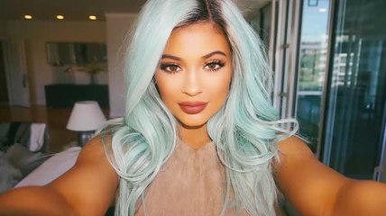 Kylie Jenner veut mettre moins de maquillage cette année