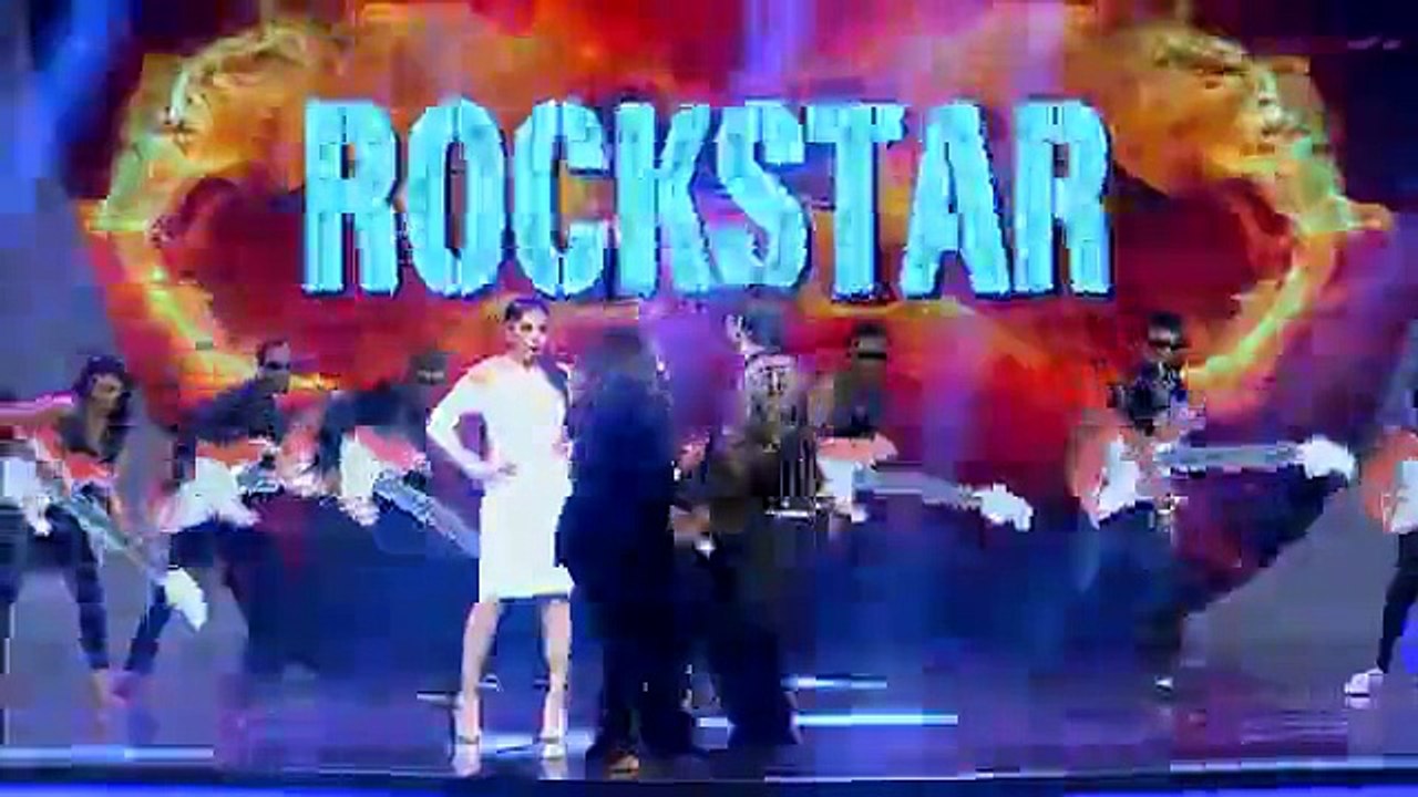 Check out Meera_#8217;s Dance on Ali Zafar Performance in Lux Style Awards
