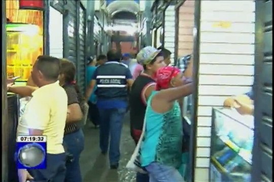 Seis comerciantes fueron aprehendidos en la Bahía guayaquileña