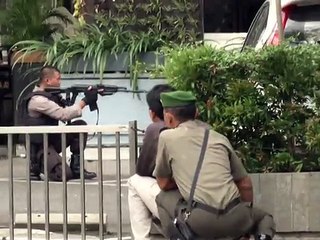 L'Indonésie frappée par des attaques suicides revendiquées par l'EI