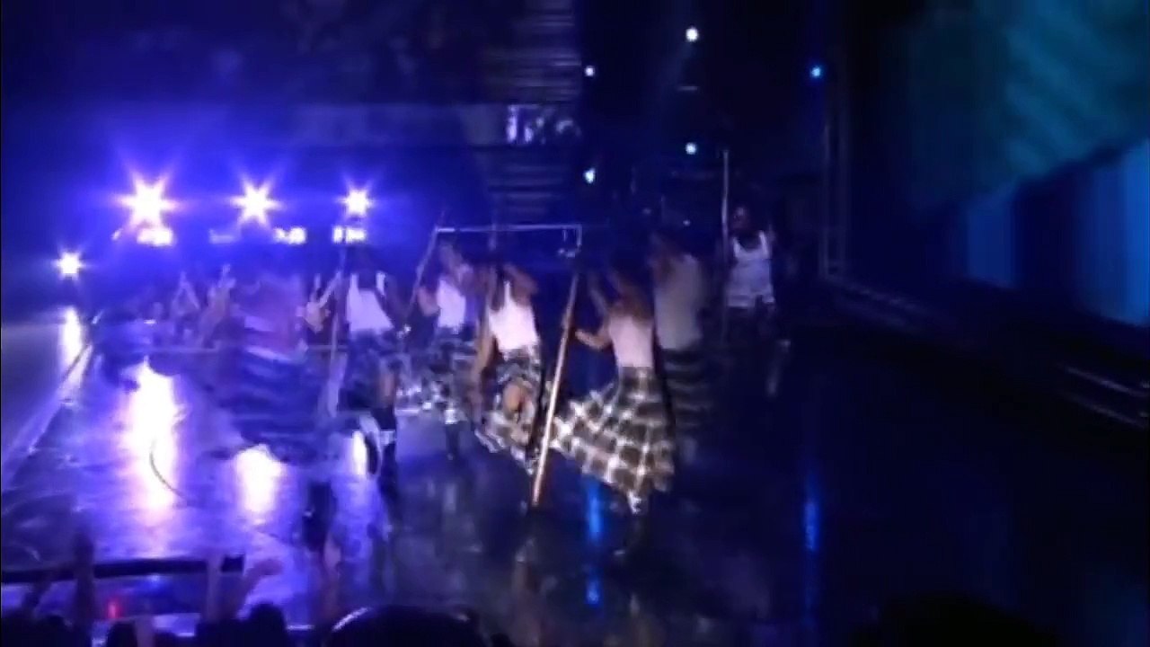 Madonna - Into The Groove [Re-Invention Tour] HD