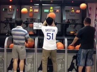 oriental fera humilha rivais no basquete 'de brinquedo'