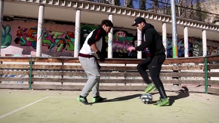 Download Video: Caño/Túnel Trava - Trucos, Jugadas y Videos de Futbol Sala/Futsal Freestyle