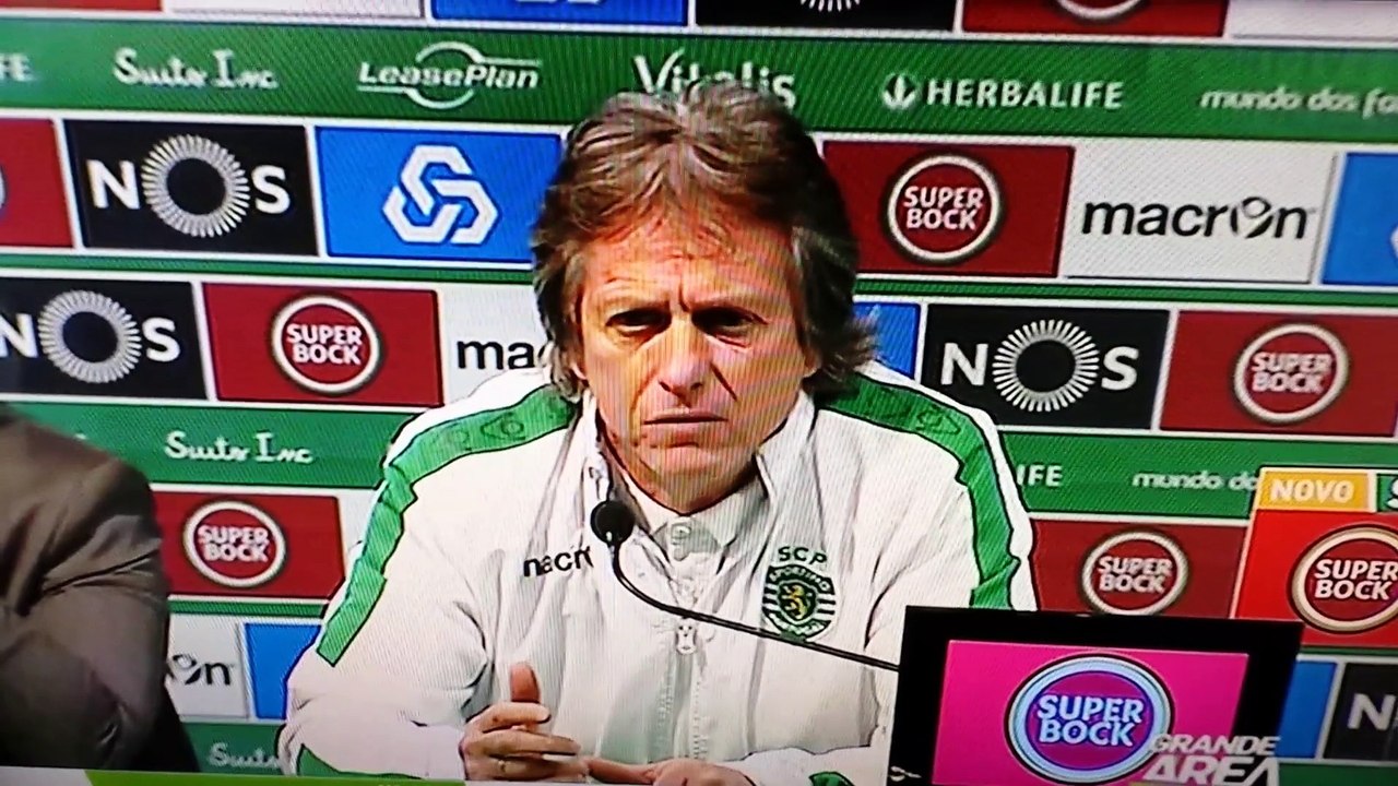 Jorge Jesus defende Slimani