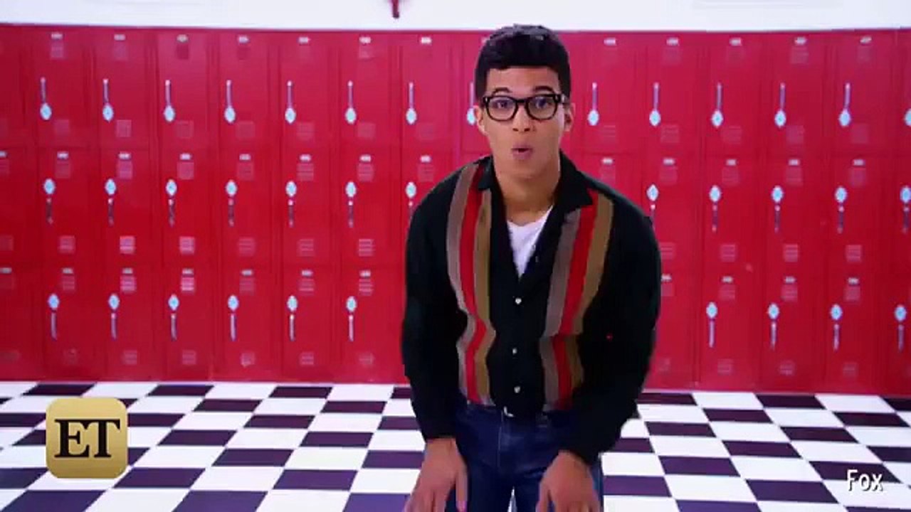 Julianne Hough and Vanessa Hudgens Show Off Their Amazing 'Grease Live!' Abs (FULL HD)