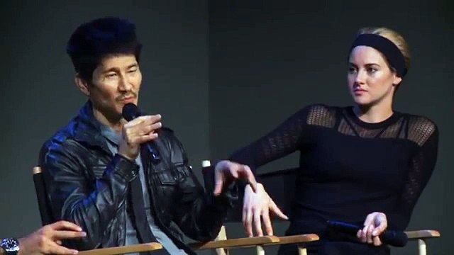 WHITE BIRD IN A BLIZZARD Interviews: Shailene Woodley, Christopher Meloni and director Gre