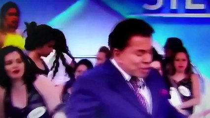 Silvio Santos Leva Unhada no queixo e fica sangrando "ELA ME DEU UMA CANIVETADA" (Latest Sport)