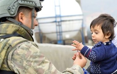 Cizre'de Asker Halk ile İç İçe