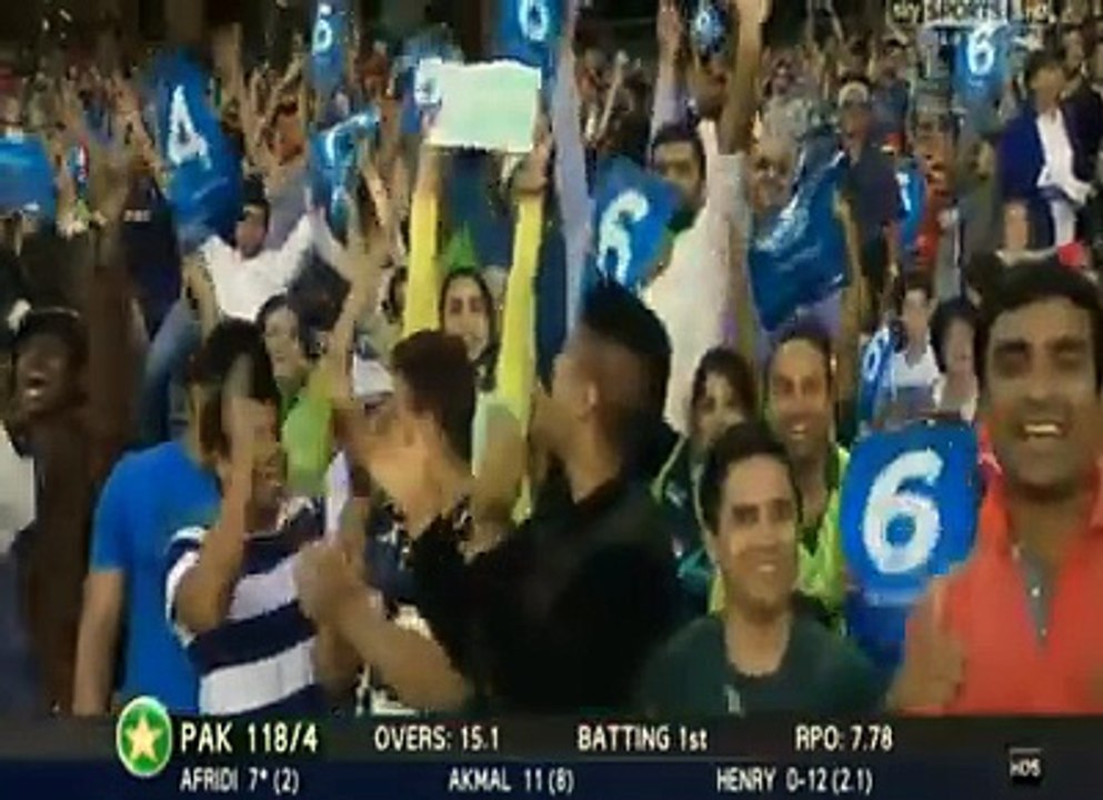 Afridi hits nz,s bowlers for 21 runs in 5 balls - Amazing stuff.