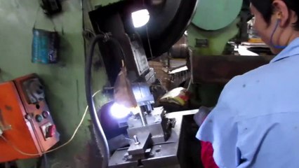 Furniture Hardware, Furniture Fittings and Cabinet Hardware - China: Connecting Bracket / Production 3