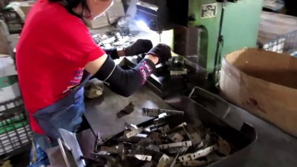 Furniture Hardware, Furniture Fittings and Cabinet Hardware - China: Connecting Bracket / Production 4