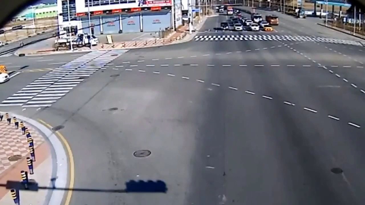 ДТП Самосвалы спешат на стройку