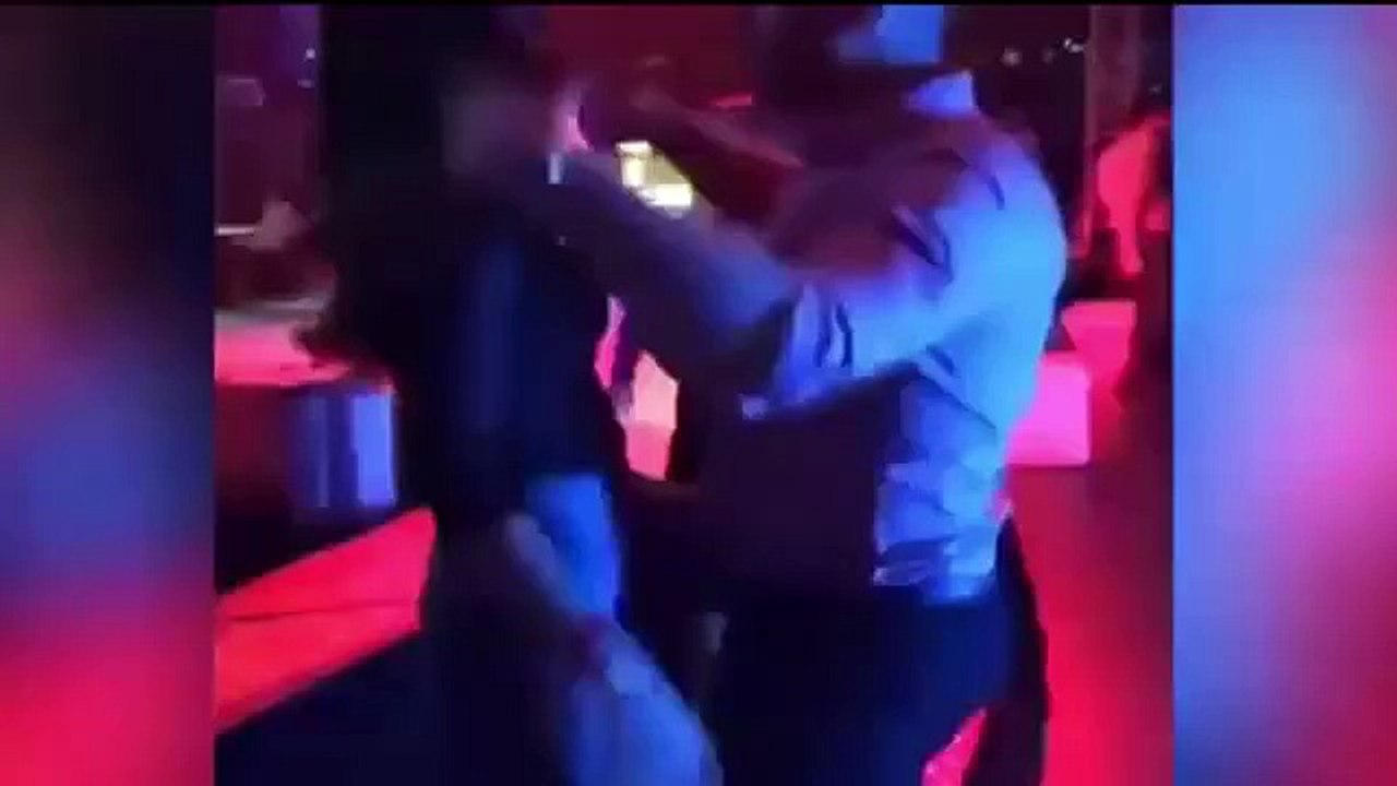Ünlü oyuncudan olay yaratan dans!