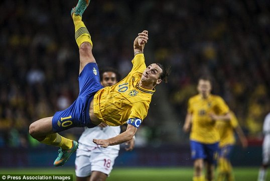 Zlatan Ibrahimovic Unbelievable Bicycle Goal | Sweden Vs England (4-2)