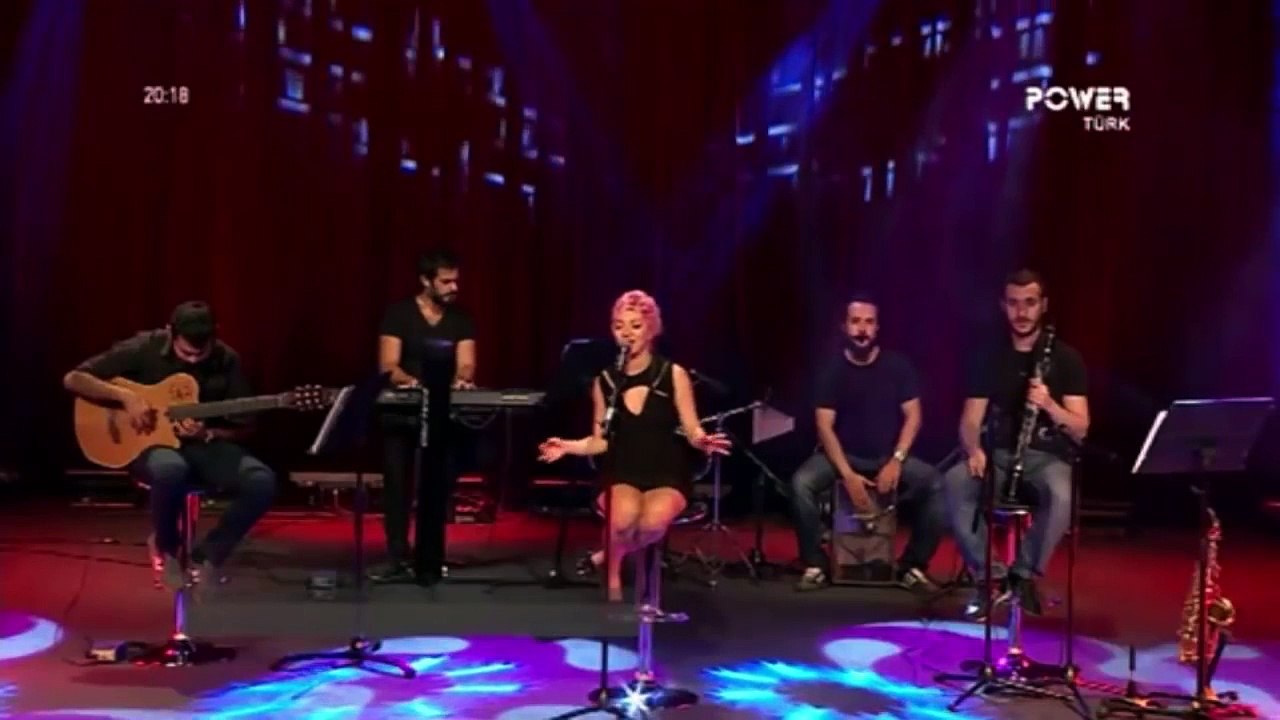 Ece Seçkin - Follow Me (Powertürk Akustik)