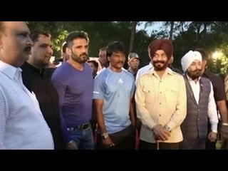 Sunil Shetty Flags Off Kalina Marathon 2015