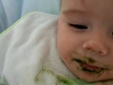 Lucas adoe les épinards