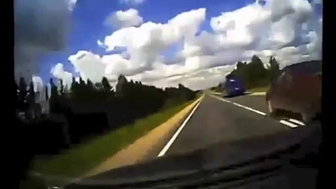 【海外衝撃映像】自動車事故　クラッシュ総集編　大破するクルマ！！　決定的瞬間No19