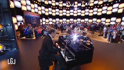 Julien Lepers s'éclate au piano dans "Le grand journal" de Canal Plus - Regardez