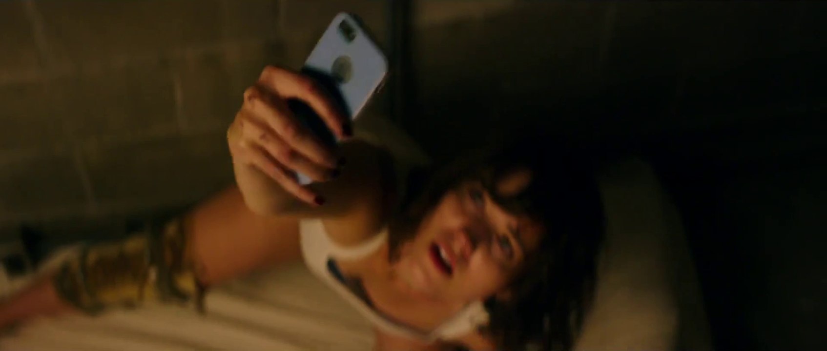 10 Cloverfield Lane Official Trailer