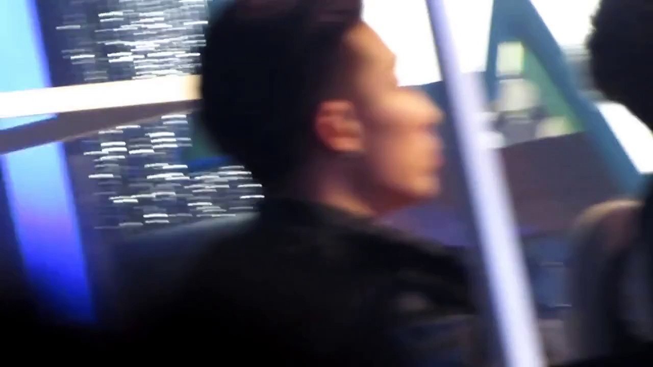 iKON (Bobby) reaction to BTS I NEED U (Remix) performance at MelOn Music Awards