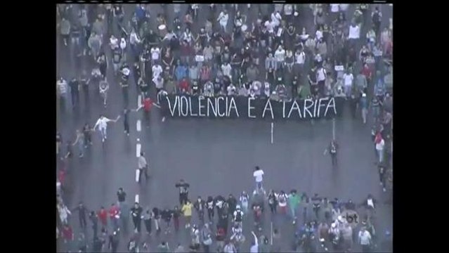 SP: Milhares de pessoas vão às ruas em protesto contra o aumento de tarifas