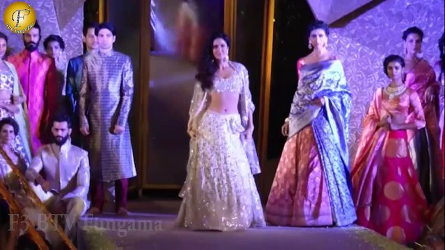 KATRINA KAIF & ADITYA ROY KAPOOR II ON RAMP FOR MANISH MALHOTRA
