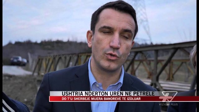 Ushtria ndërton urën në Petrelë - News, Lajme - Vizion Plus