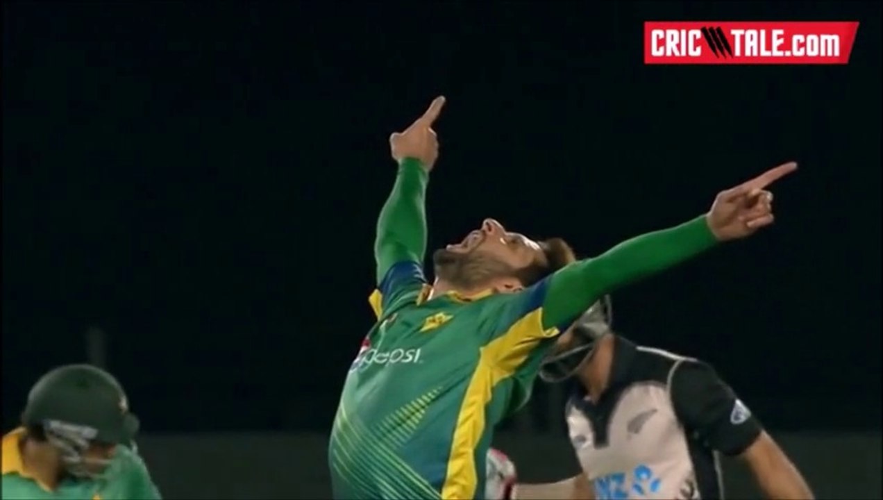Shahid Afridi Double Wicket Maiden vs NZ - 15 Jan 2016