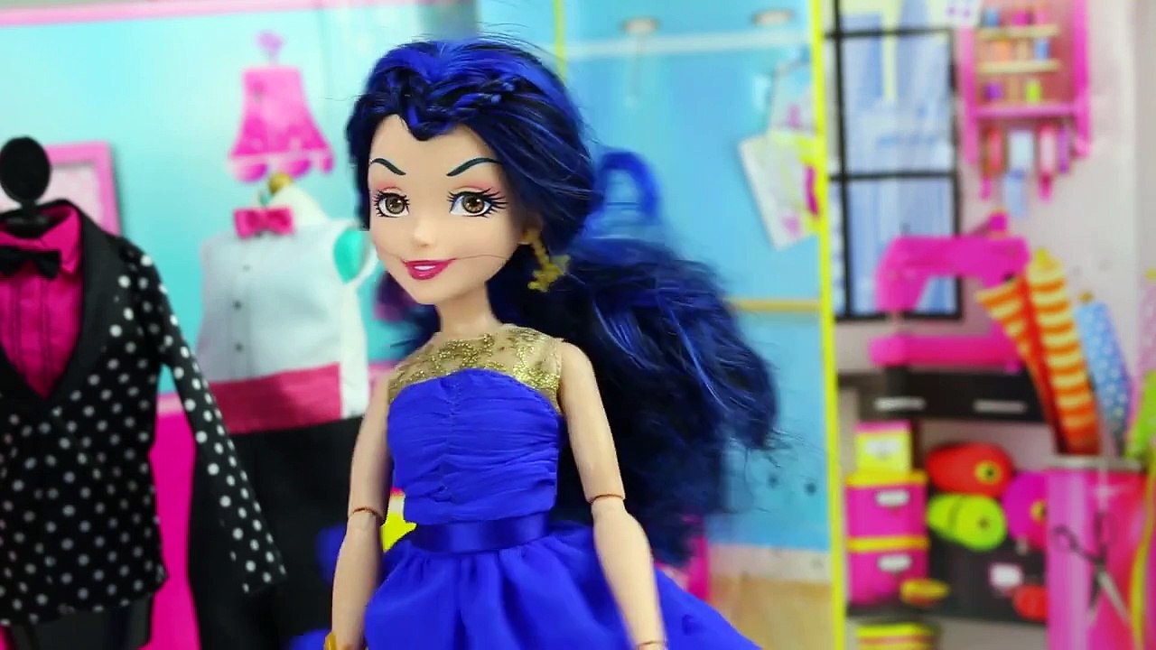 Evil Cousin Asle’s Wedding to Elsa’s Brother with Frozen Anna and Elsa. DisneyToysFan