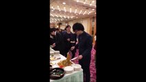 Smart Guy takes entire buffet and leaves a plate... Best technics ever!