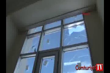 Van'da okula bombalı saldırı