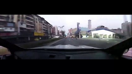 سائق متهور يتسبب في حادث خطير