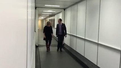 Arrivée de Franck Ferrand dans le Boeing 747 d'Air France