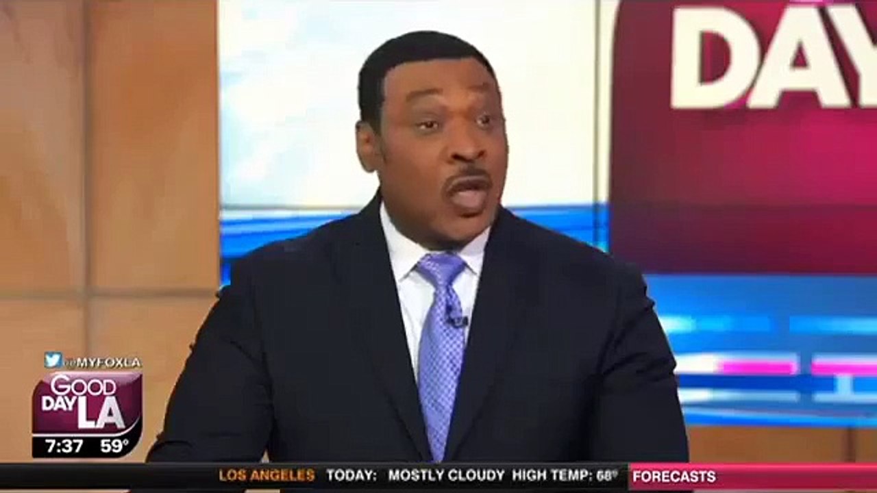 Out Cold: Boyfriend Knocks Out Girlfriends Attacker With One Punch!