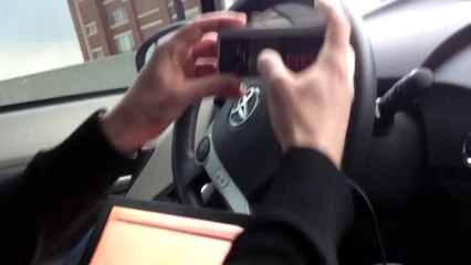 Conduire une voiture avec une manette NES, c'est possible !
