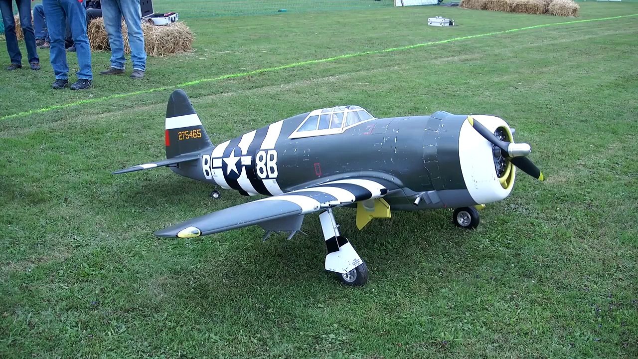 P 47 THUNDERBOLT RC SCALE MODEL AIRPLANE FLIGHT DEMONSTRATION / Mega RC Airshow Göttingen