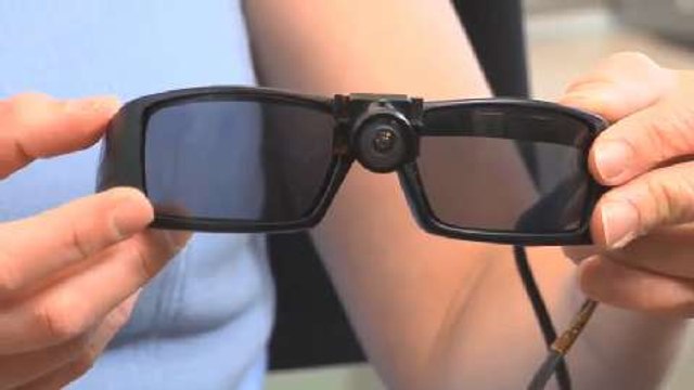 Crean un dispositivo con el que los ciegos ven por la lengua