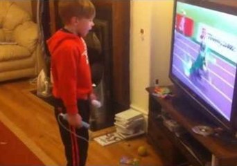 Boy Wins Wii 100 Meter Sprint With Flying Colours